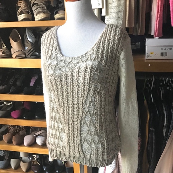 ⭐️BOGO FREE⭐️ BKE BUCKLE BOUTIQUE sweater - Picture 2 of 8
